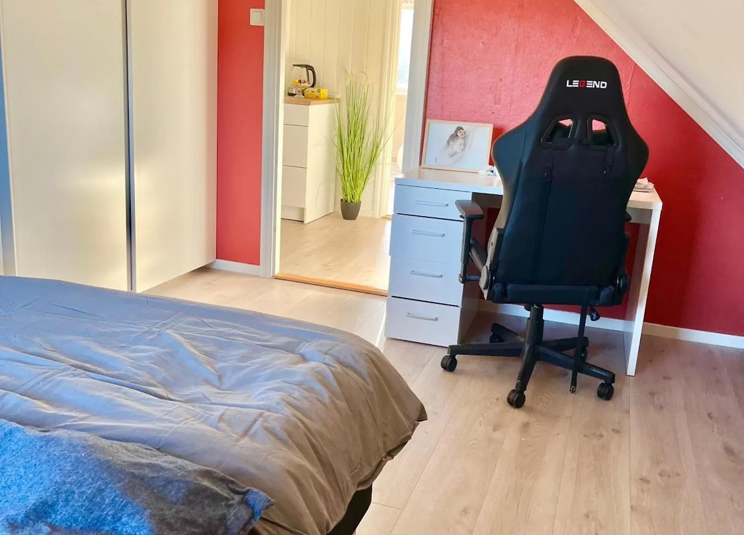 A Beautiful 3-Bedroom Apartment With Stunning Views And Free Parking Bergen