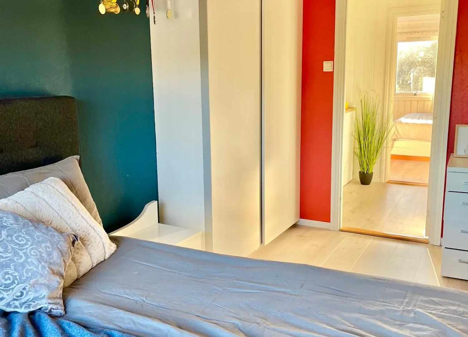 A Beautiful 3-Bedroom Apartment With Stunning Views And Free Parking Bergen